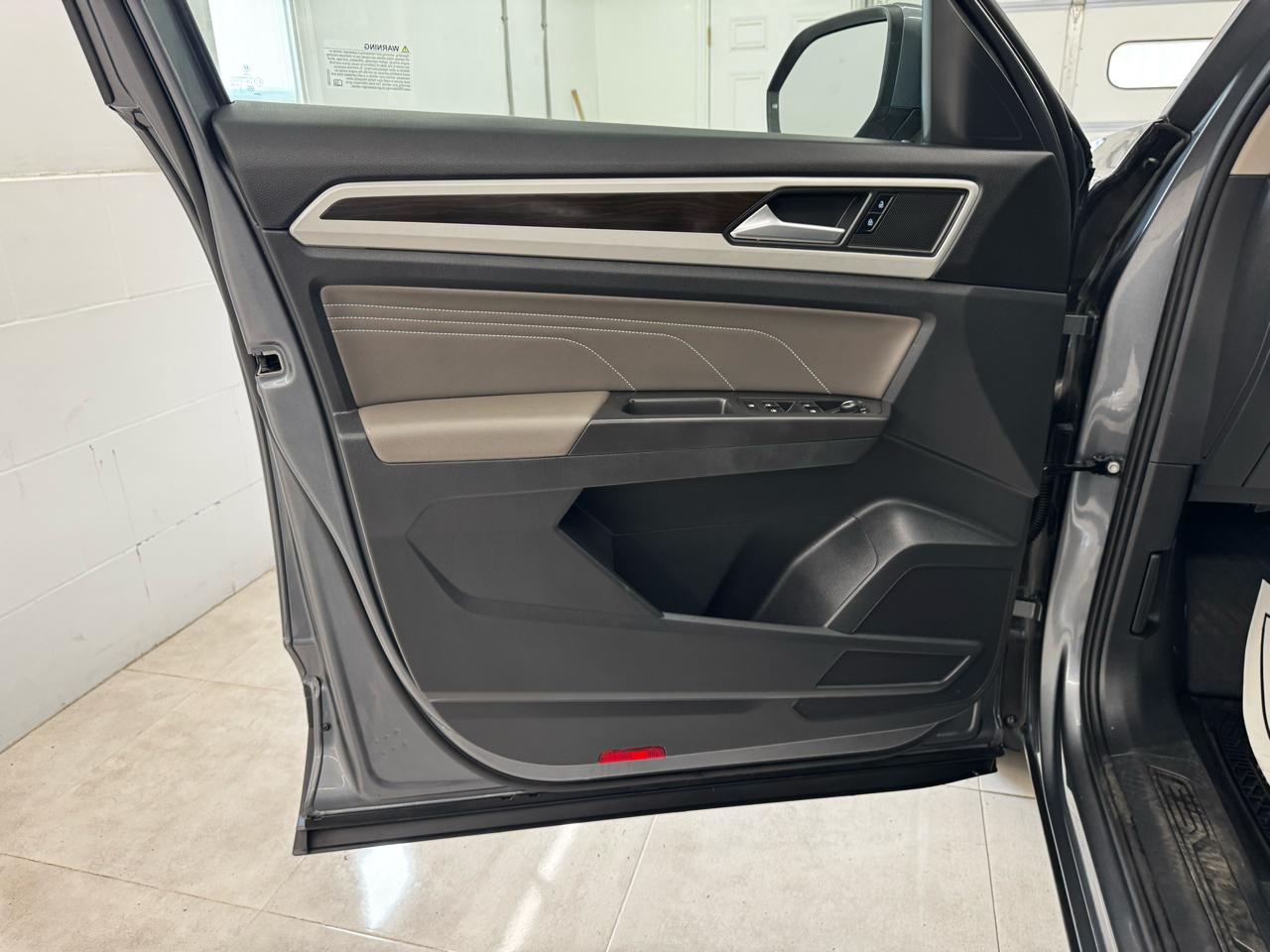 Volkswagen Atlas 3.6L V6 SE w/Technology 4MOTION 2022