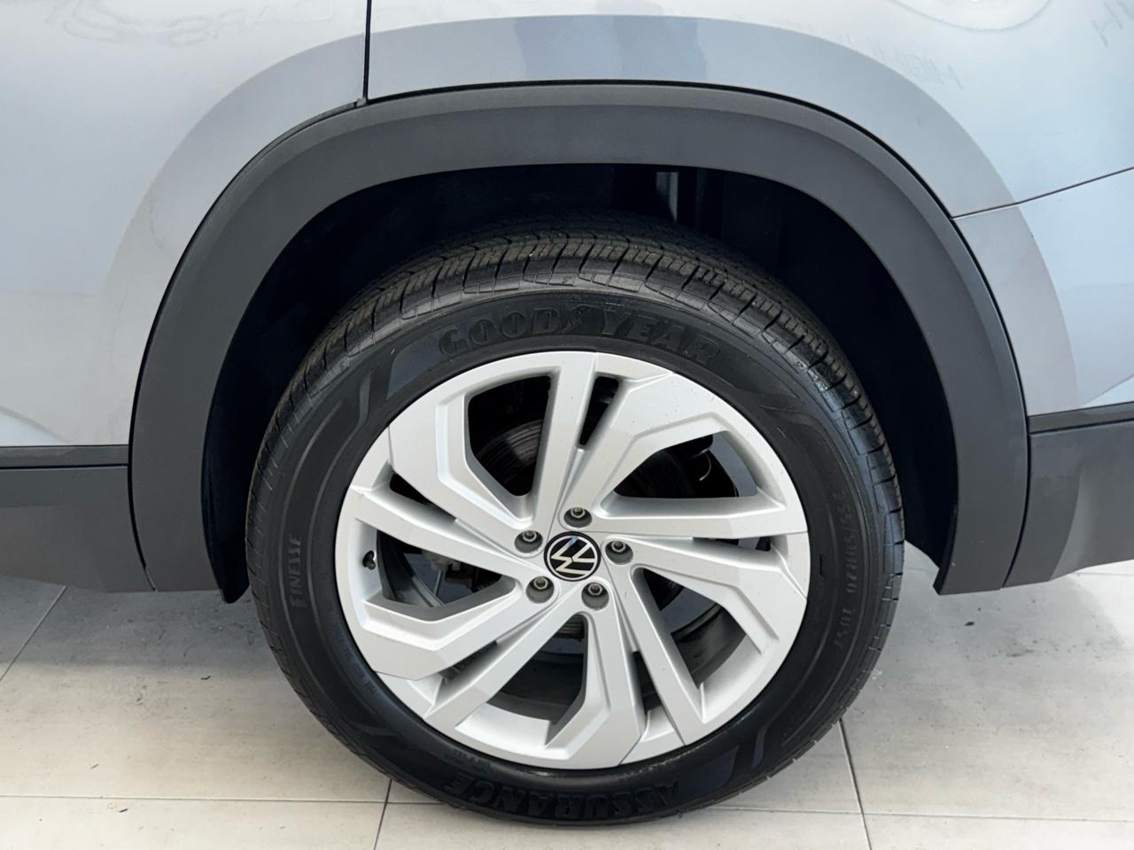 Volkswagen Atlas 3.6L V6 SE w/Technology 4MOTION 2022