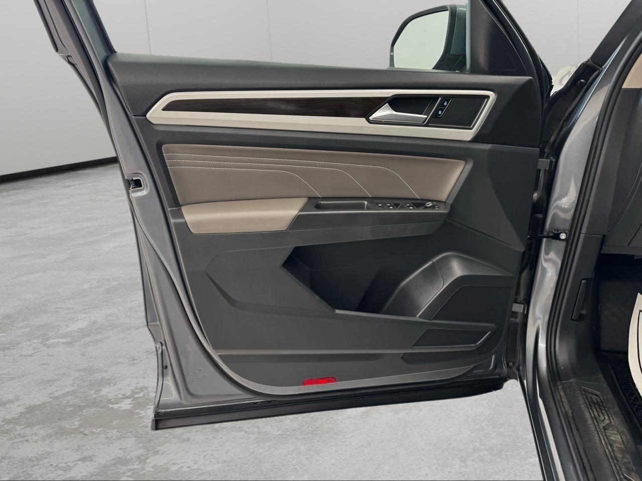 Volkswagen Atlas 3.6L V6 SE w/Technology 4MOTION 2022