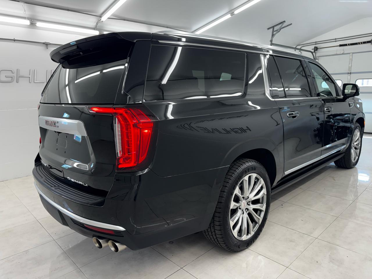 GMC Yukon XL 4WD 4dr Denali 2022