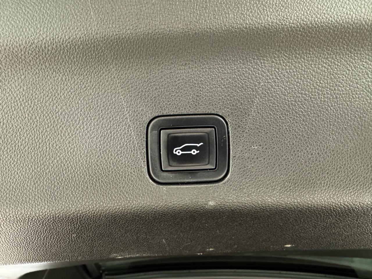 GMC Yukon XL 4WD 4dr Denali 2022