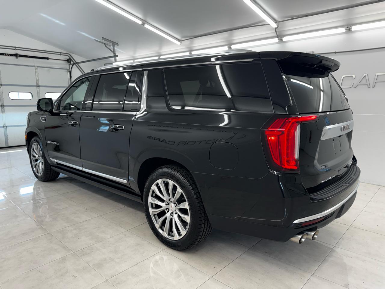 GMC Yukon XL 4WD 4dr Denali 2022
