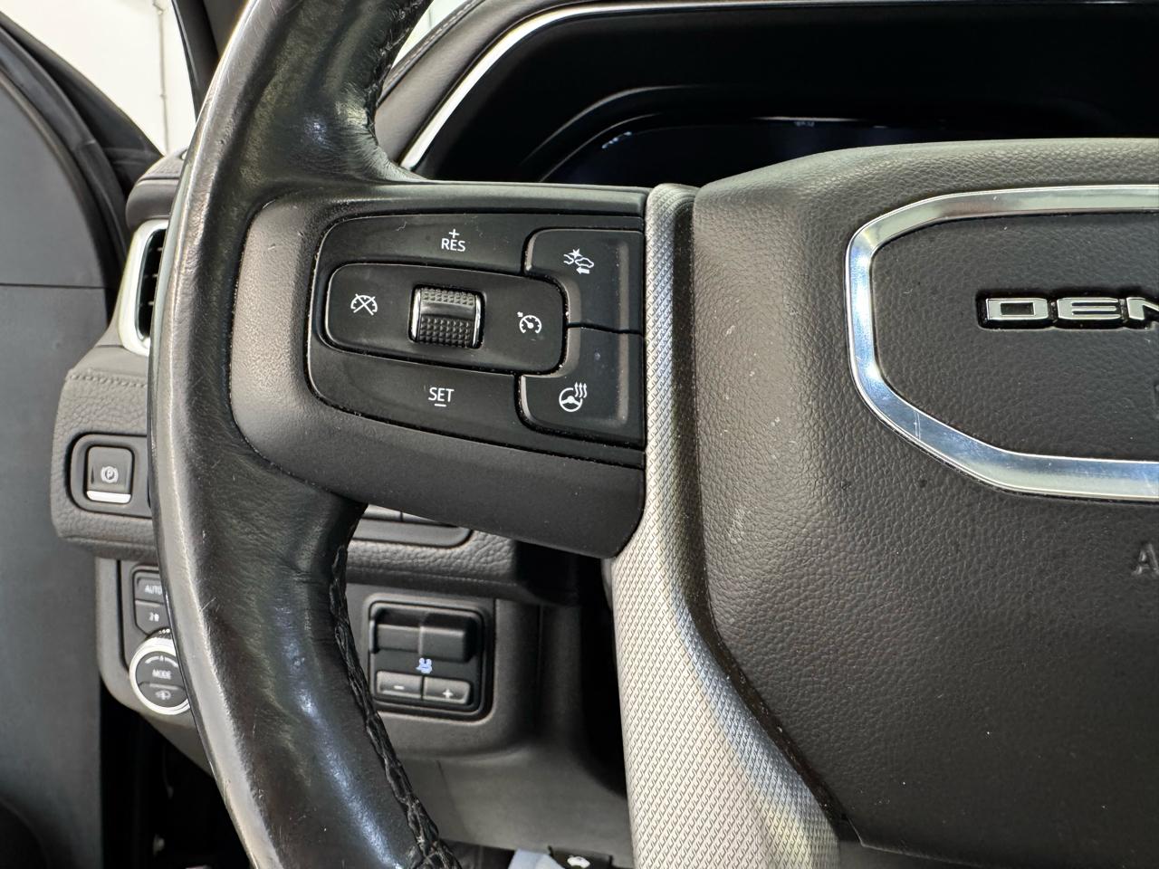 GMC Yukon XL 4WD 4dr Denali 2022