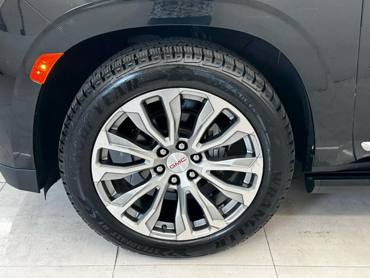 GMC Yukon XL 4WD 4dr Denali 2022