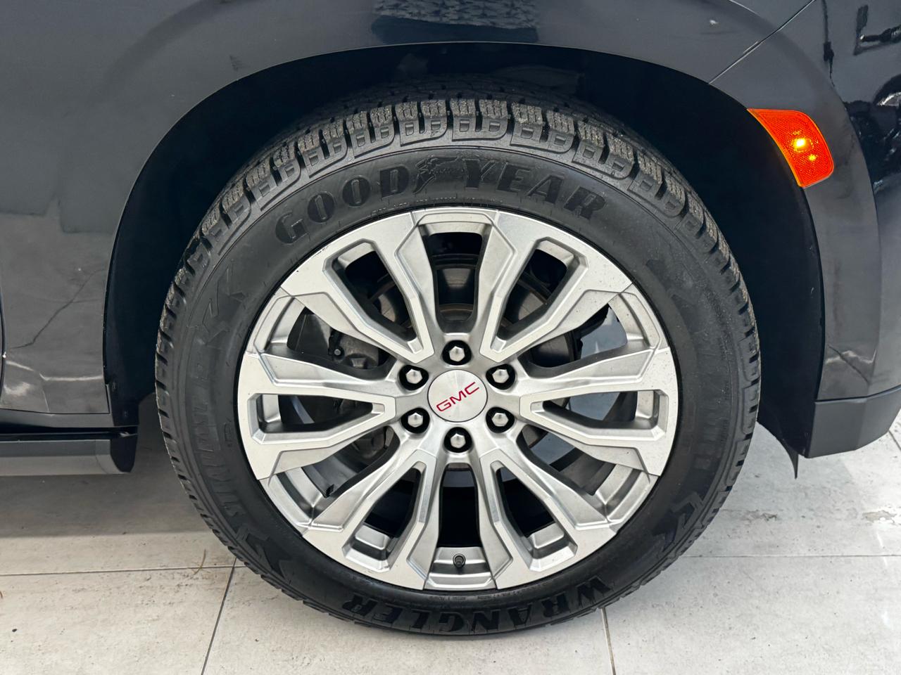 GMC Yukon XL 4WD 4dr Denali 2022