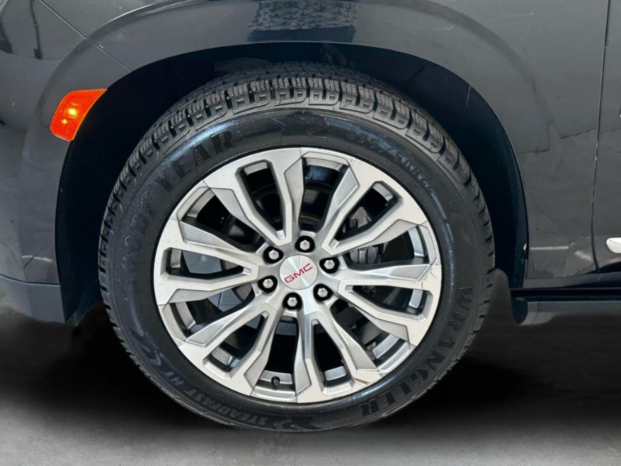 GMC Yukon XL 4WD 4dr Denali 2022