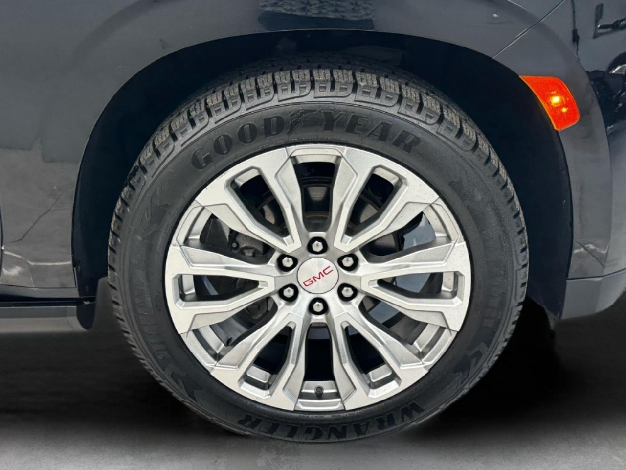 GMC Yukon XL 4WD 4dr Denali 2022