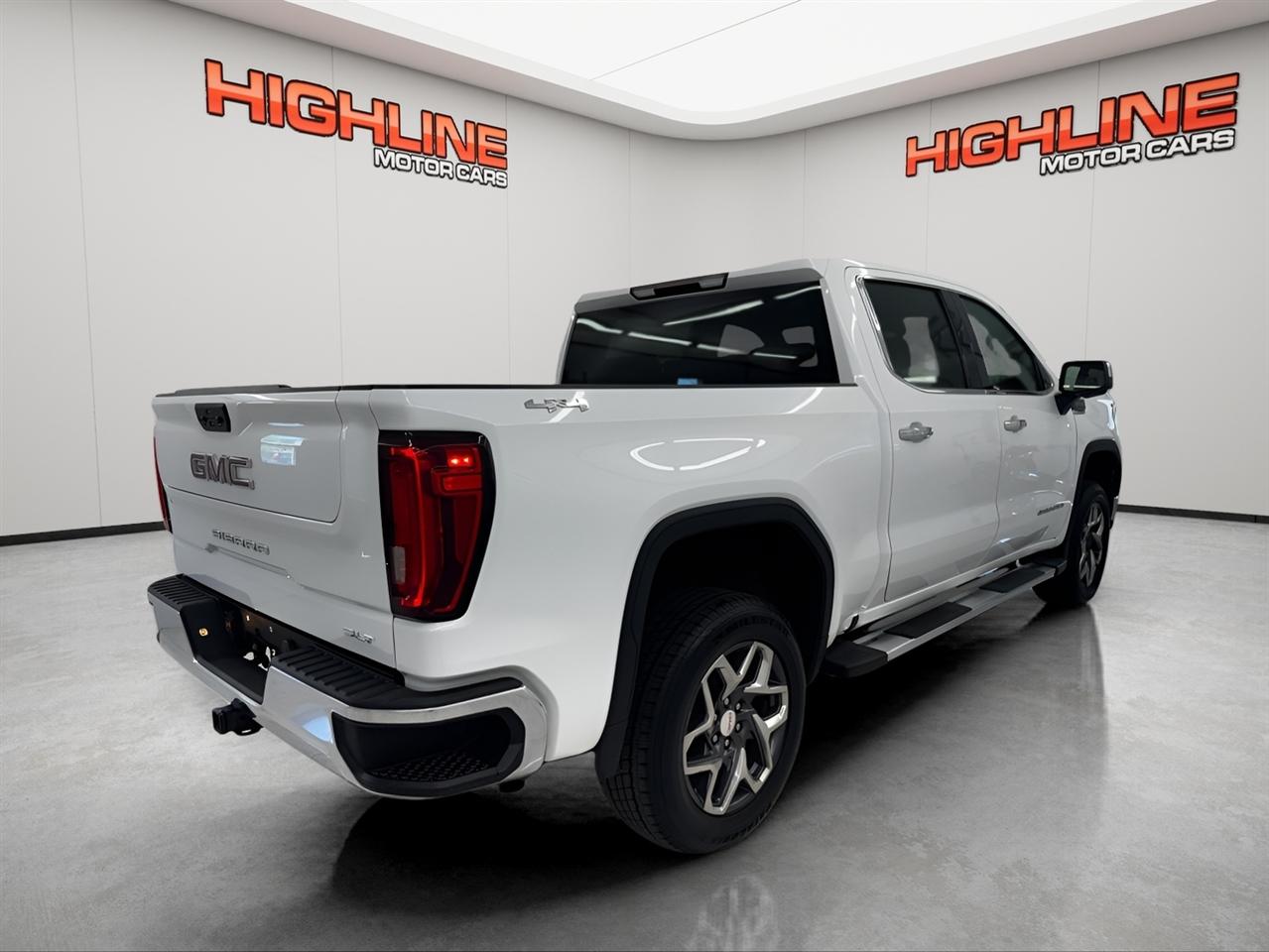 GMC Sierra 1500 4WD Crew Cab 147" SLT 2022