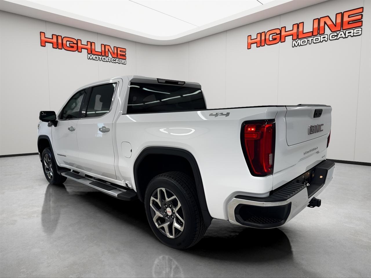 GMC Sierra 1500 4WD Crew Cab 147" SLT 2022