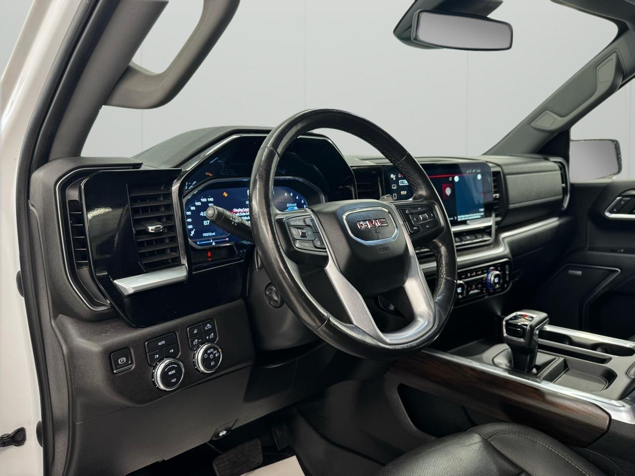 GMC Sierra 1500 4WD Crew Cab 147" SLT 2022