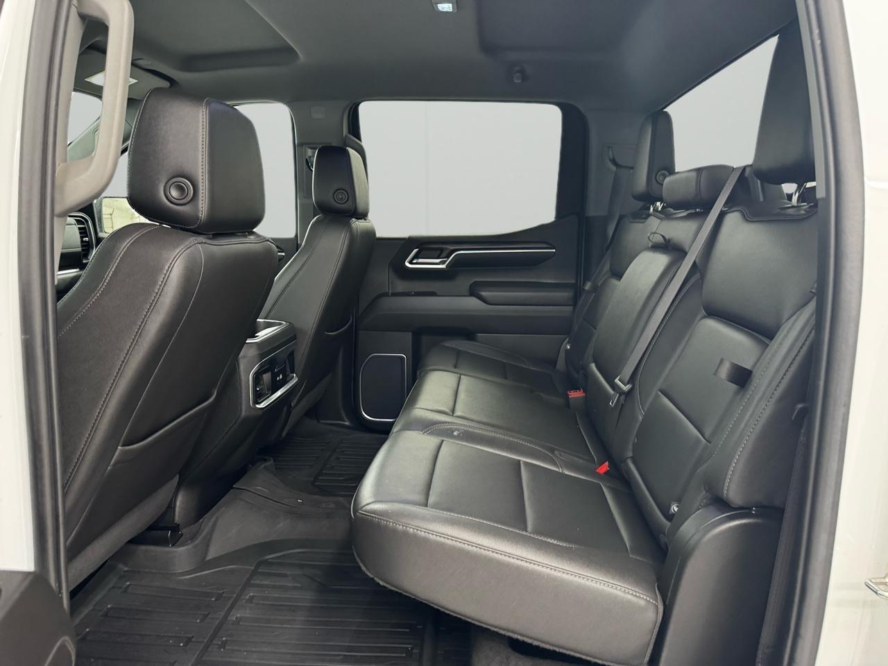 GMC Sierra 1500 4WD Crew Cab 147" SLT 2022