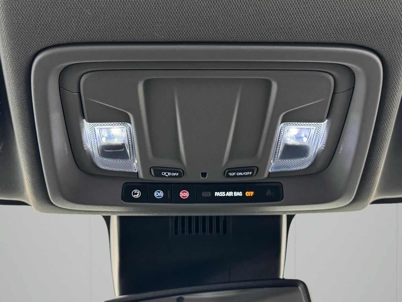 GMC Sierra 1500 4WD Crew Cab 147" SLT 2022