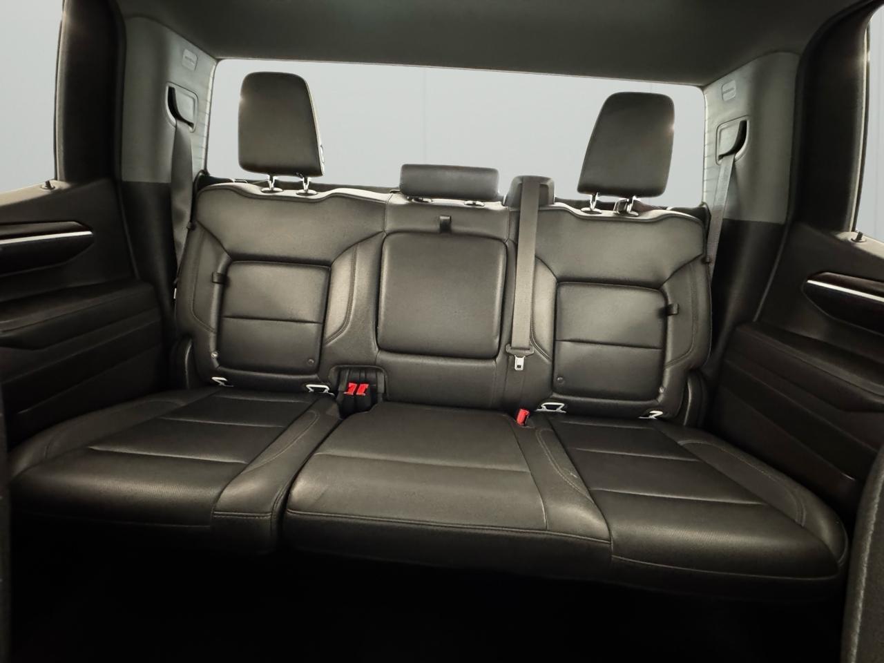 GMC Sierra 1500 4WD Crew Cab 147" SLT 2022