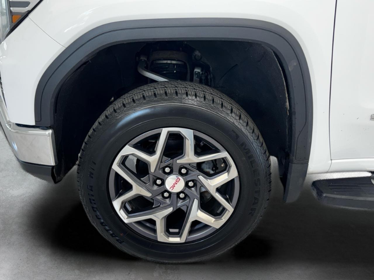 GMC Sierra 1500 4WD Crew Cab 147" SLT 2022