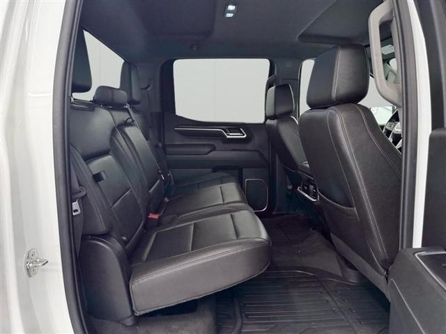GMC Sierra 1500 4WD Crew Cab 147" SLT 2022