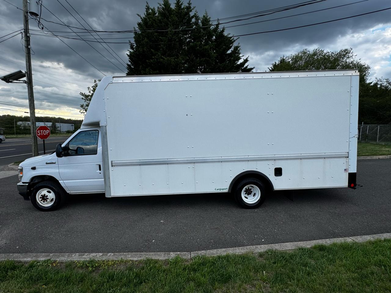 Ford E-Series Cutaway E-450 DRW 158" WB 2021