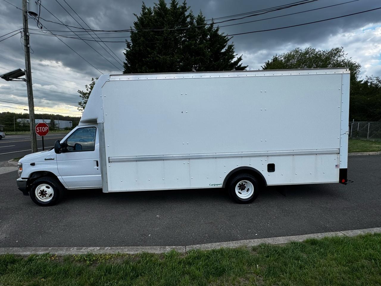 Ford E-Series Cutaway E-450 DRW 158" WB 2021