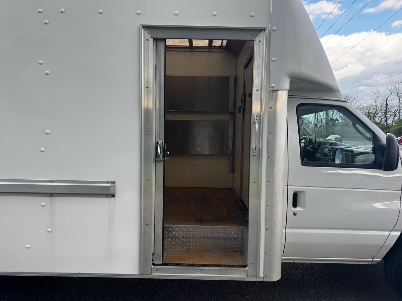 Ford E-Series Cutaway E-450 DRW 158" WB 2021