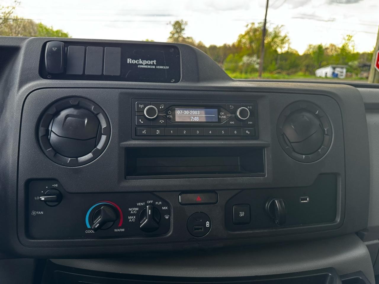 Ford E-Series Cutaway E-450 DRW 158" WB 2021