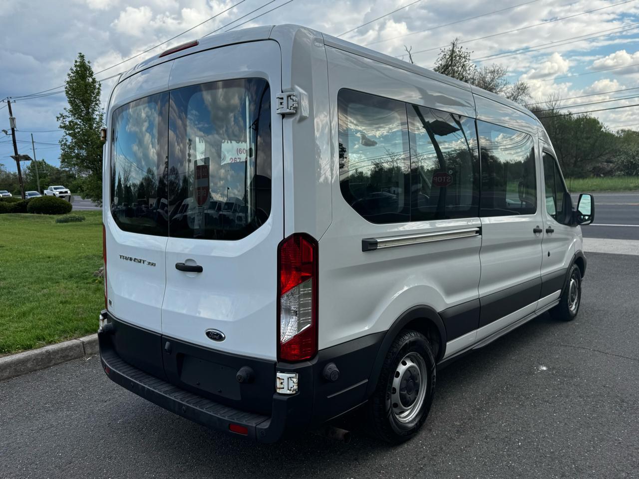 Ford Transit Wagon T-350 148" Med Roof XLT Sliding RH Dr 2016