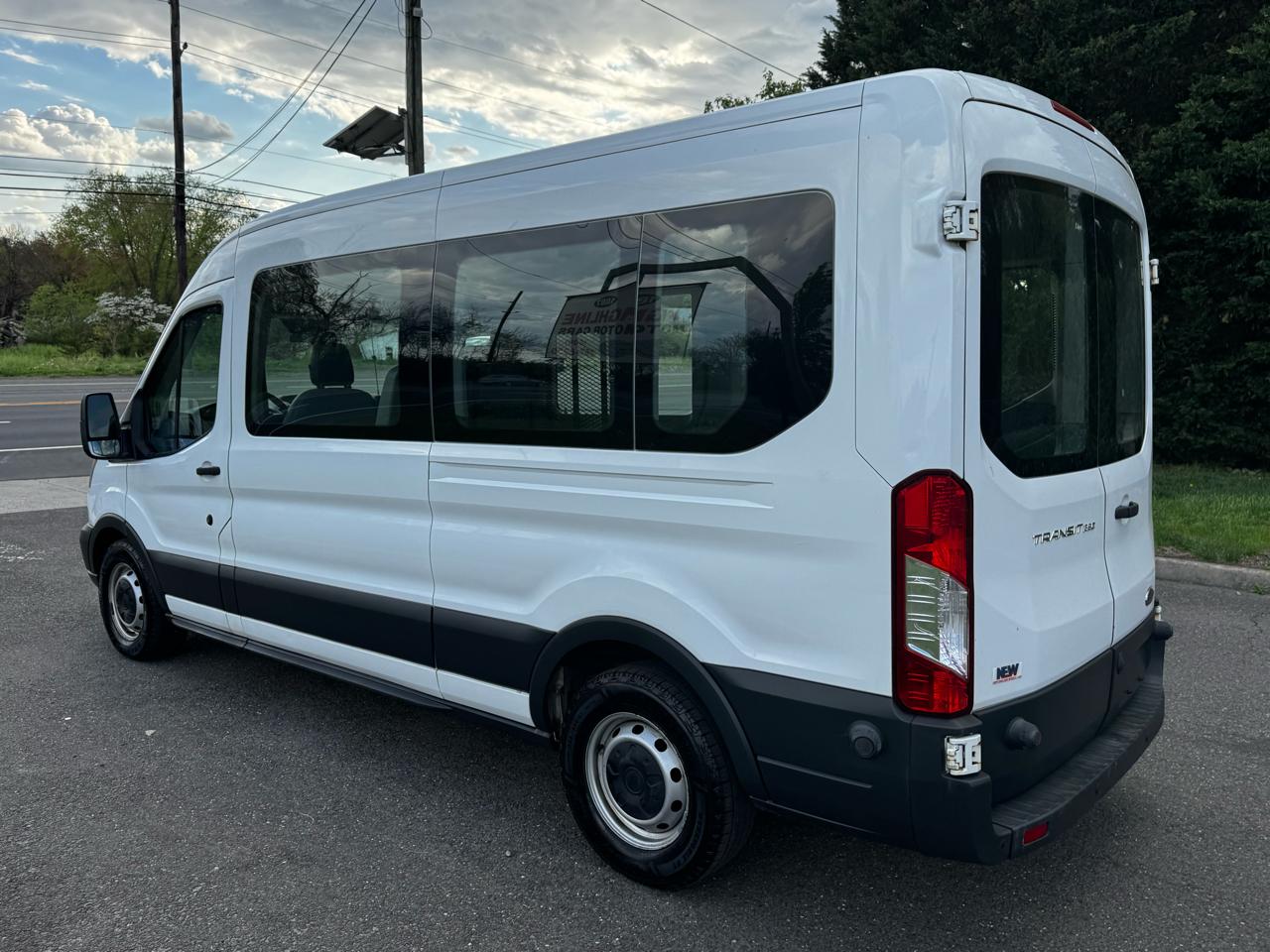 Ford Transit Wagon T-350 148" Med Roof XLT Sliding RH Dr 2016