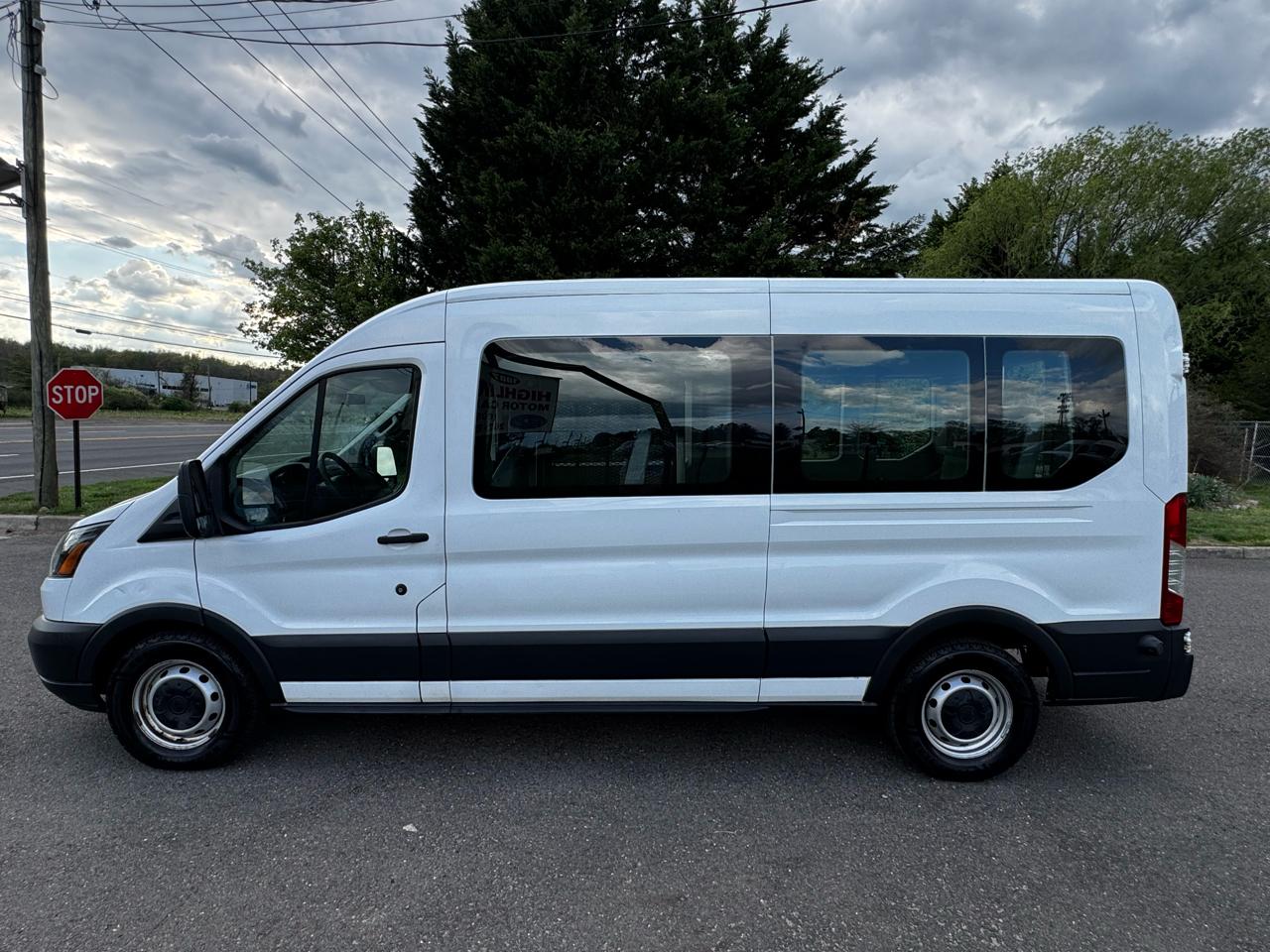 Ford Transit Wagon T-350 148" Med Roof XLT Sliding RH Dr 2016