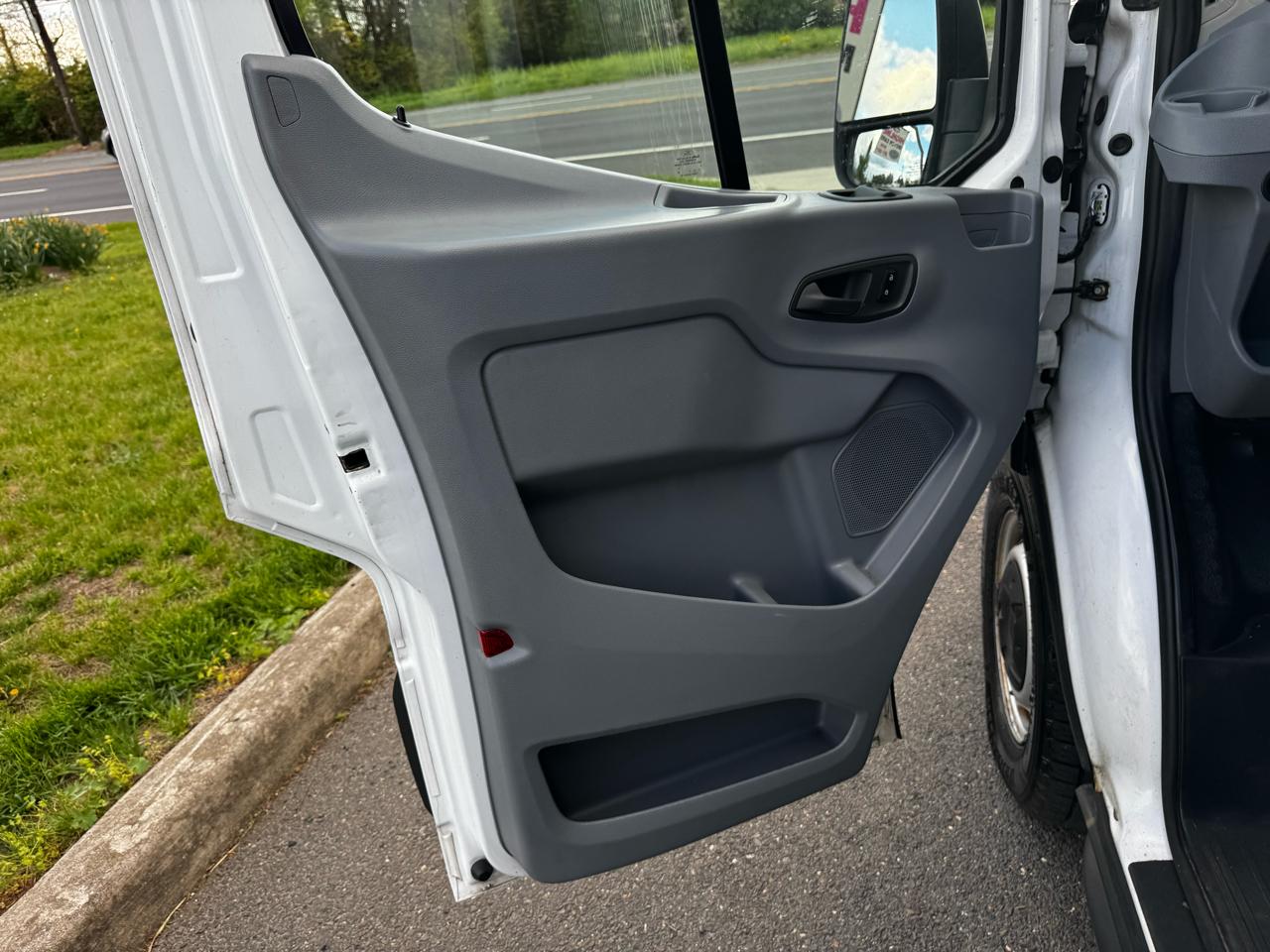 Ford Transit Wagon T-350 148" Med Roof XLT Sliding RH Dr 2016