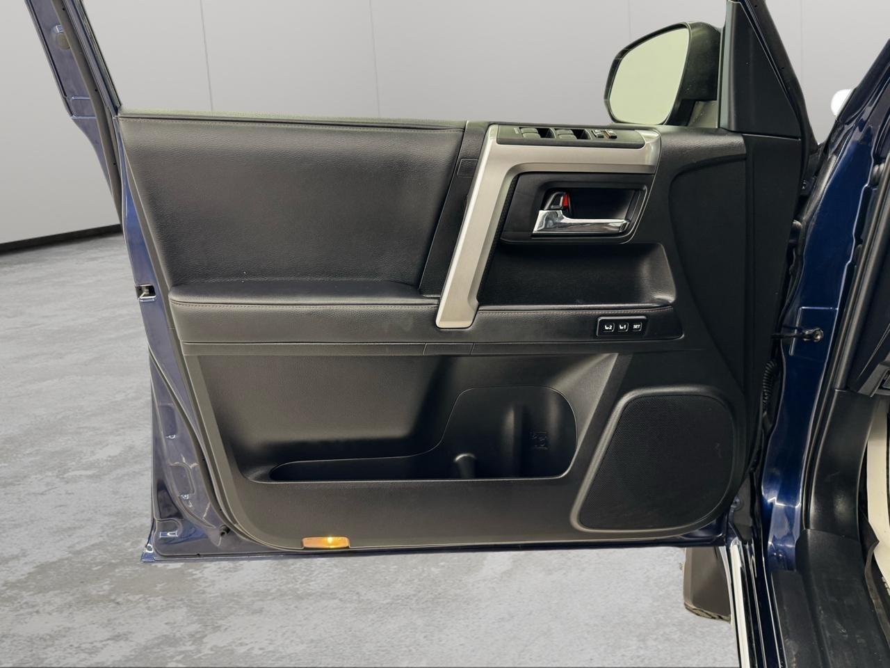 Toyota 4Runner TRD Off Road Premium 4WD (Natl) 2020