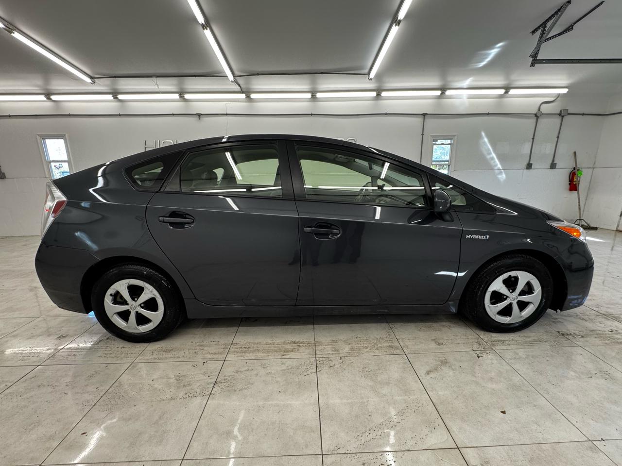 Toyota Prius 5dr HB Three (Natl) 2012