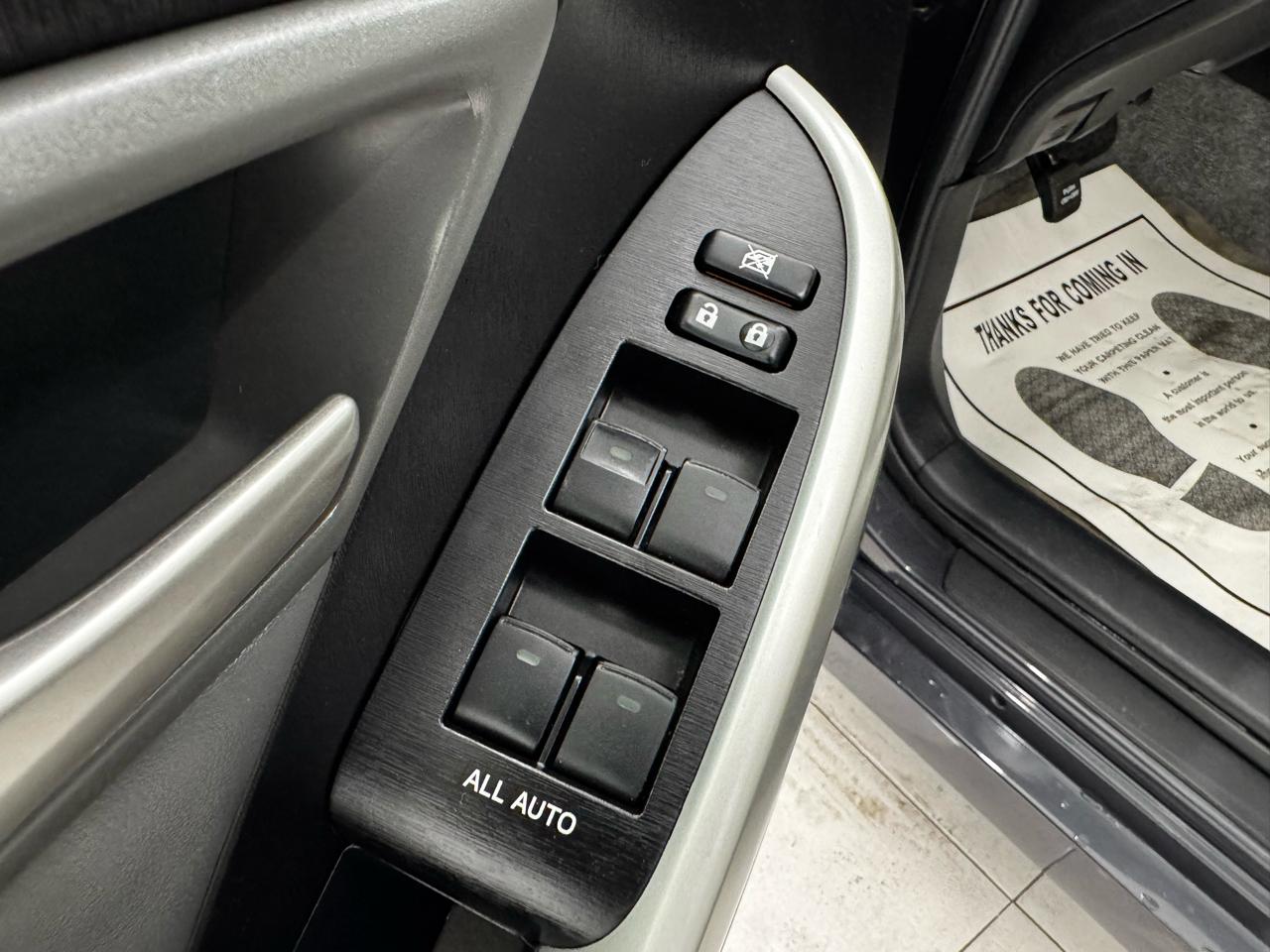 Toyota Prius 5dr HB Three (Natl) 2012