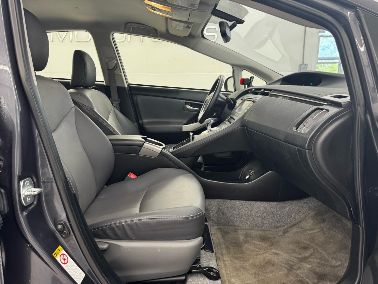 Toyota Prius 5dr HB Three (Natl) 2012