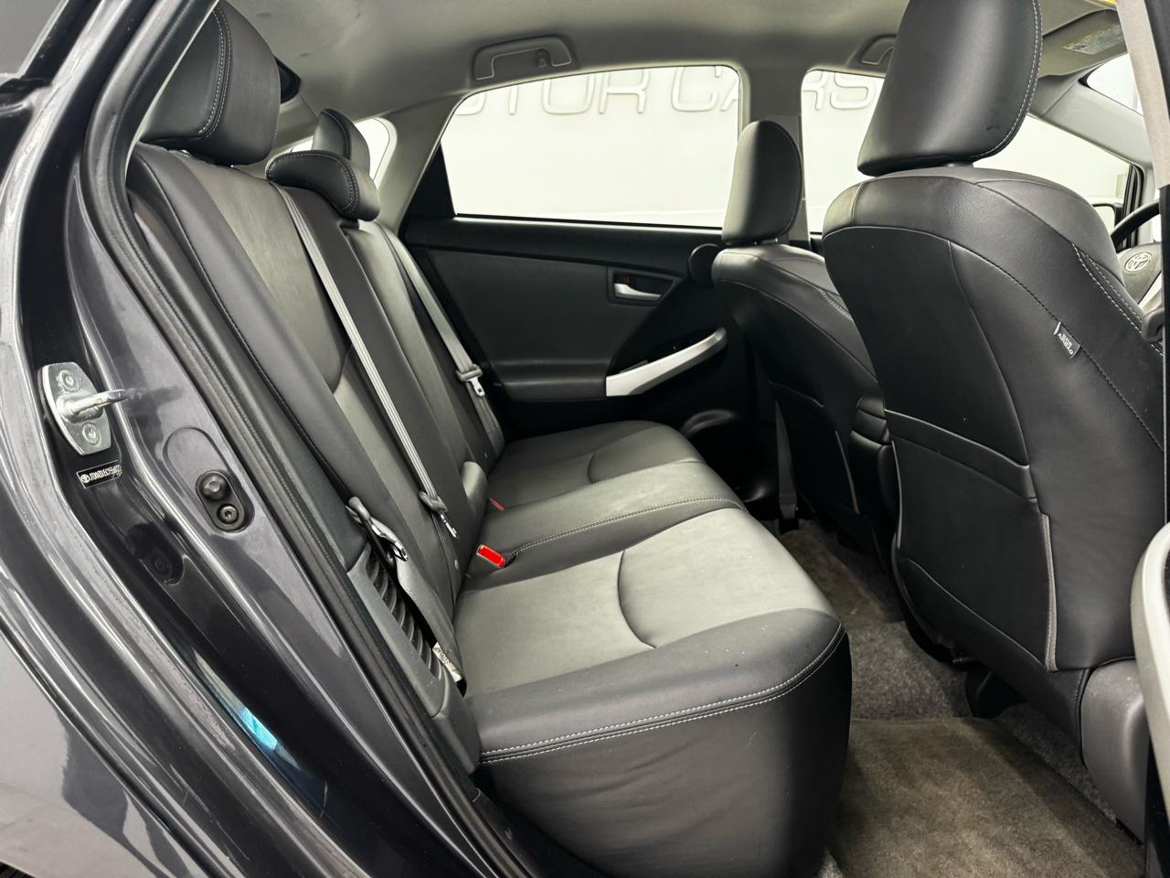 Toyota Prius 5dr HB Three (Natl) 2012