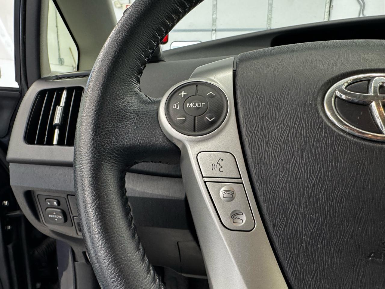 Toyota Prius 5dr HB Three (Natl) 2012