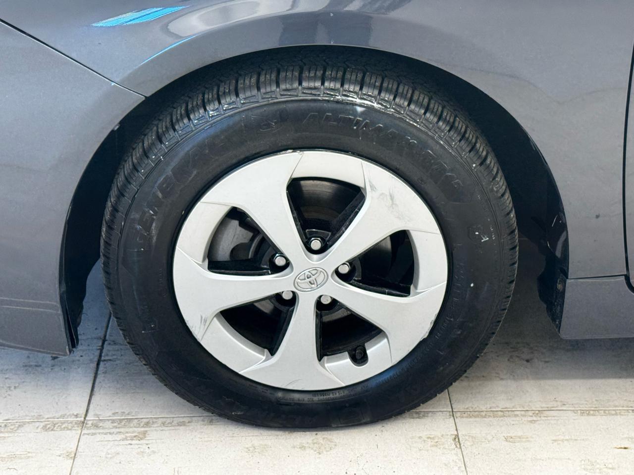 Toyota Prius 5dr HB Three (Natl) 2012