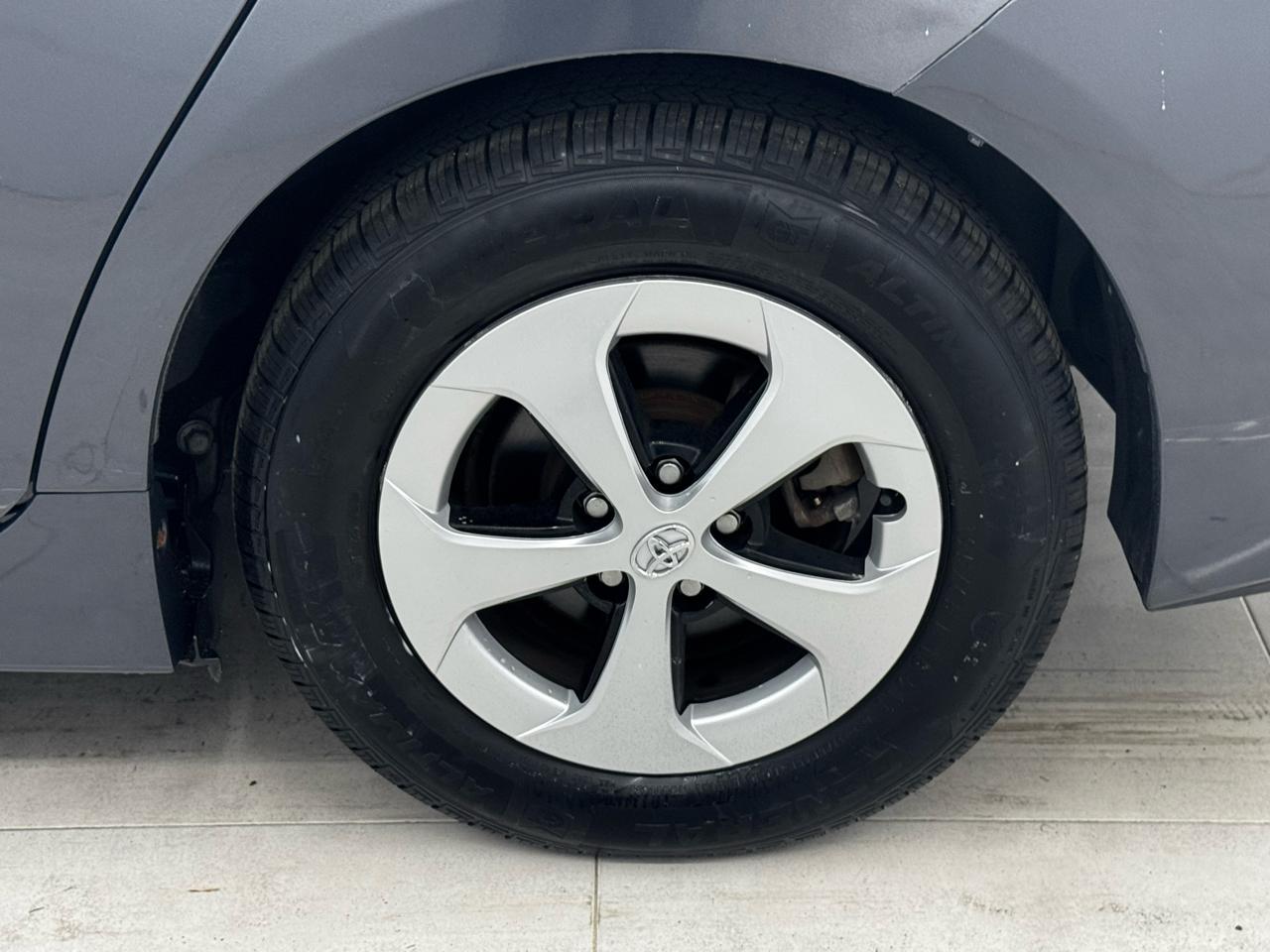 Toyota Prius 5dr HB Three (Natl) 2012