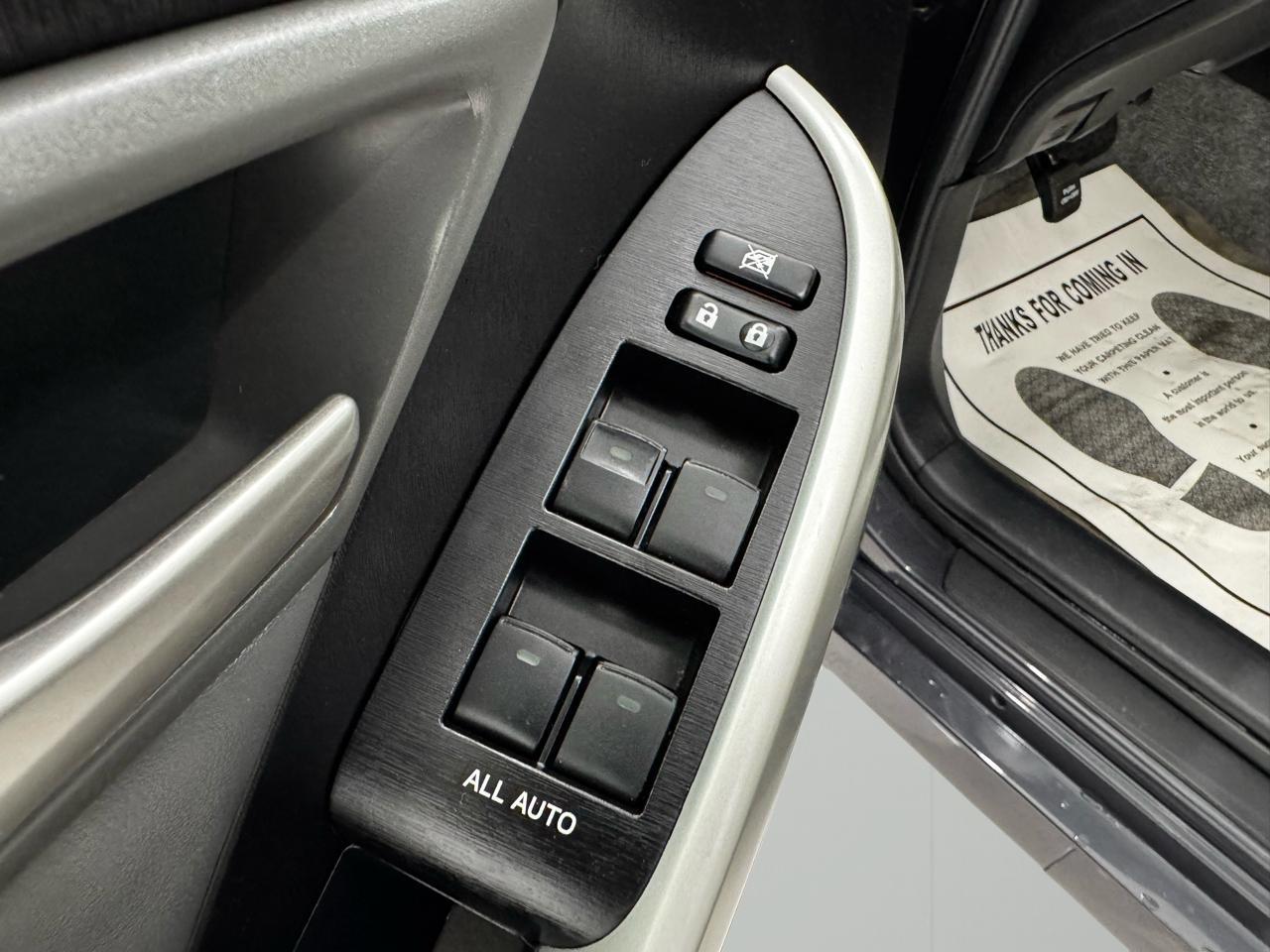 Toyota Prius 5dr HB Three (Natl) 2012