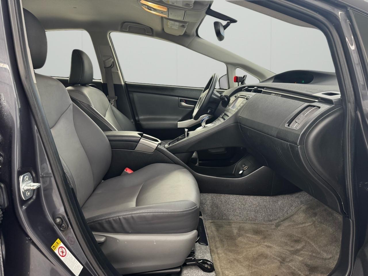 Toyota Prius 5dr HB Three (Natl) 2012