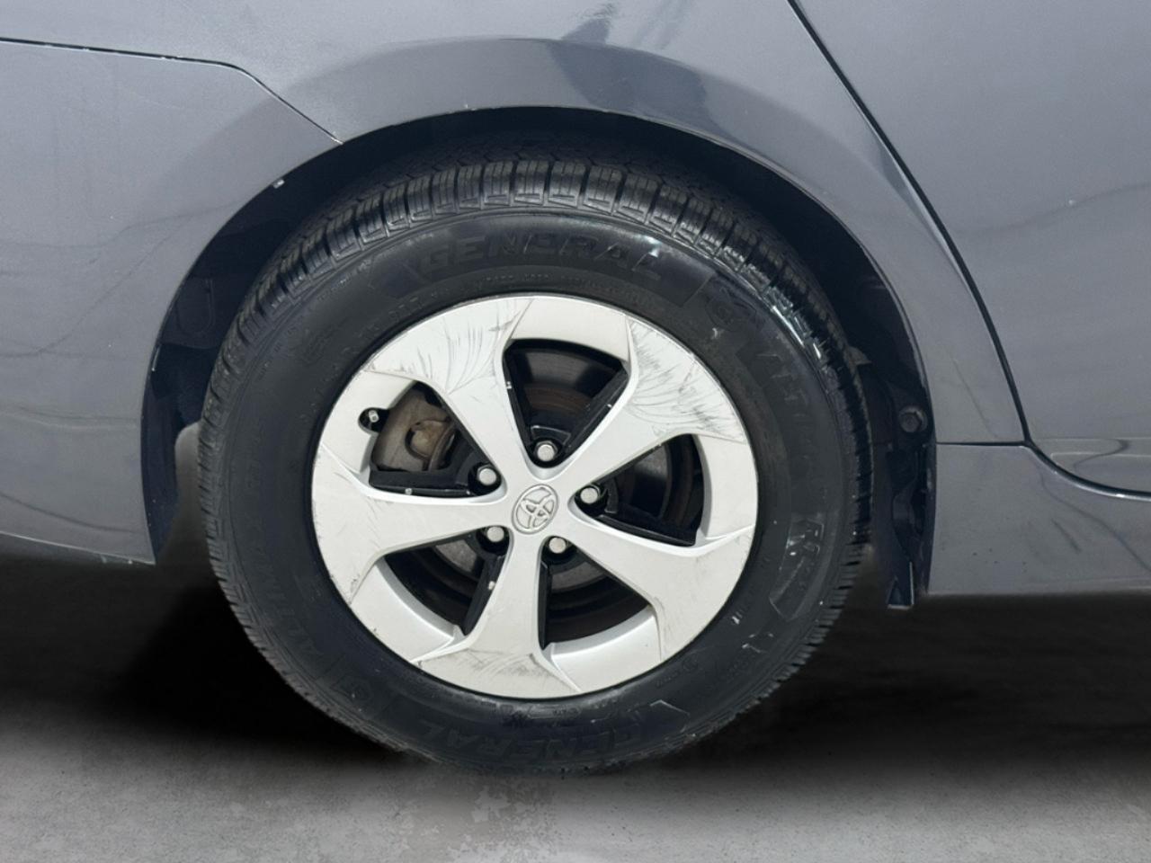 Toyota Prius 5dr HB Three (Natl) 2012