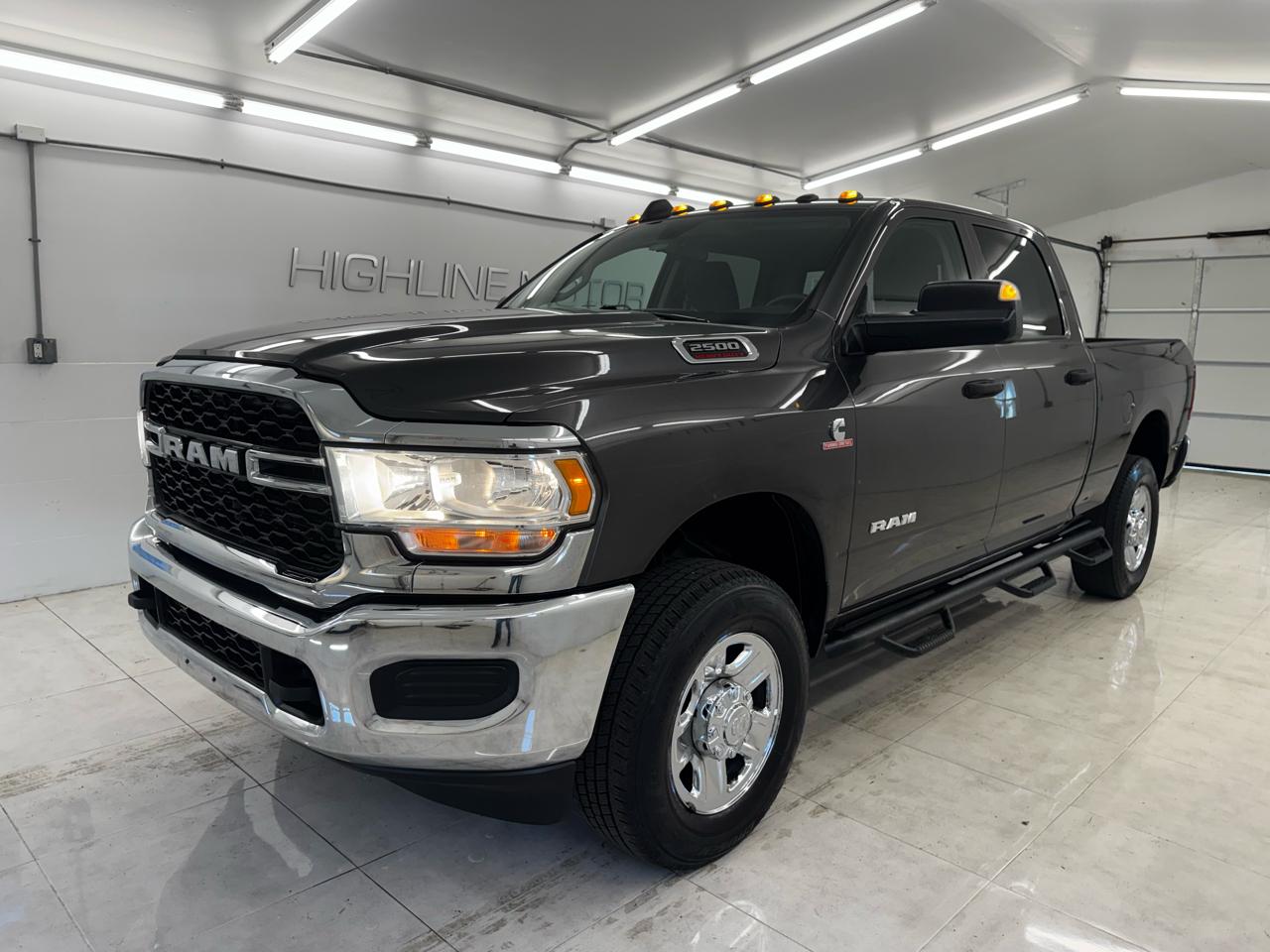 RAM 2500 Tradesman 4x4 Crew Cab 6'4" Box 2019