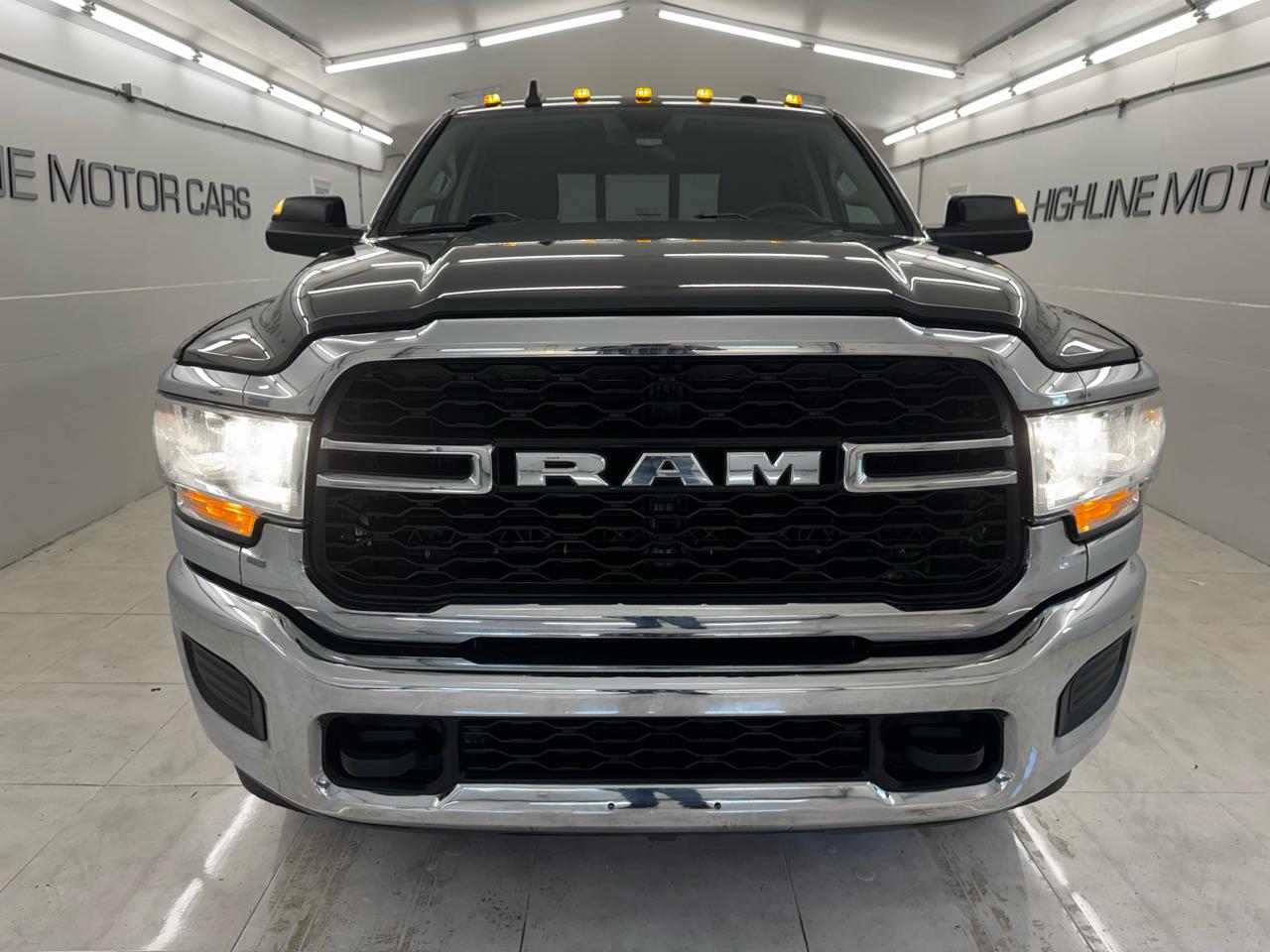 RAM 2500 Tradesman 4x4 Crew Cab 6'4" Box 2019