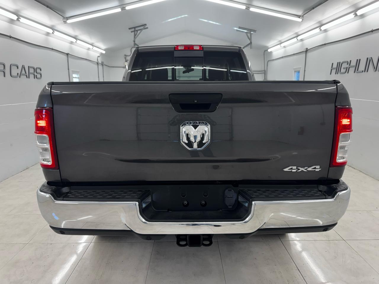 RAM 2500 Tradesman 4x4 Crew Cab 6'4" Box 2019