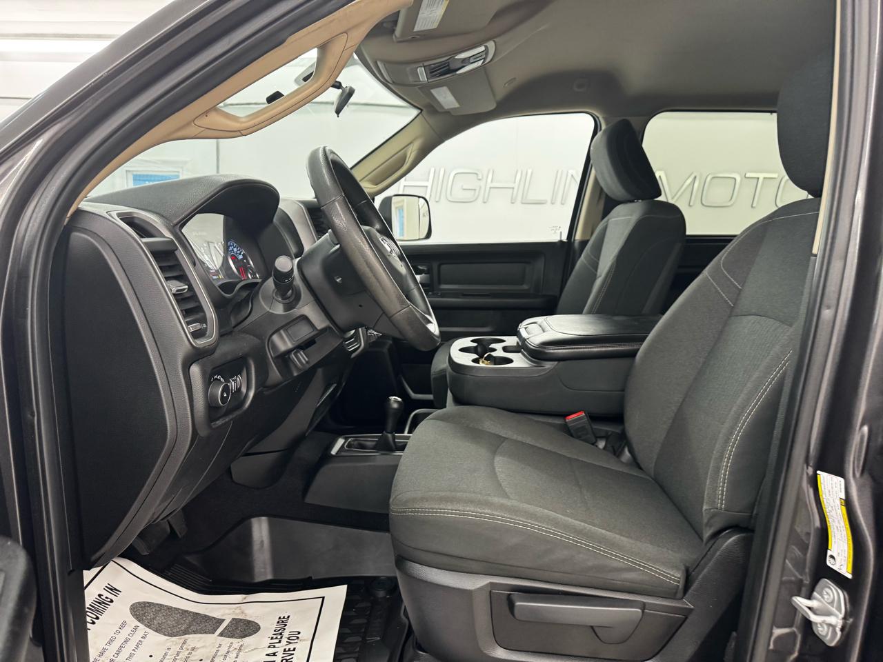 RAM 2500 Tradesman 4x4 Crew Cab 6'4" Box 2019