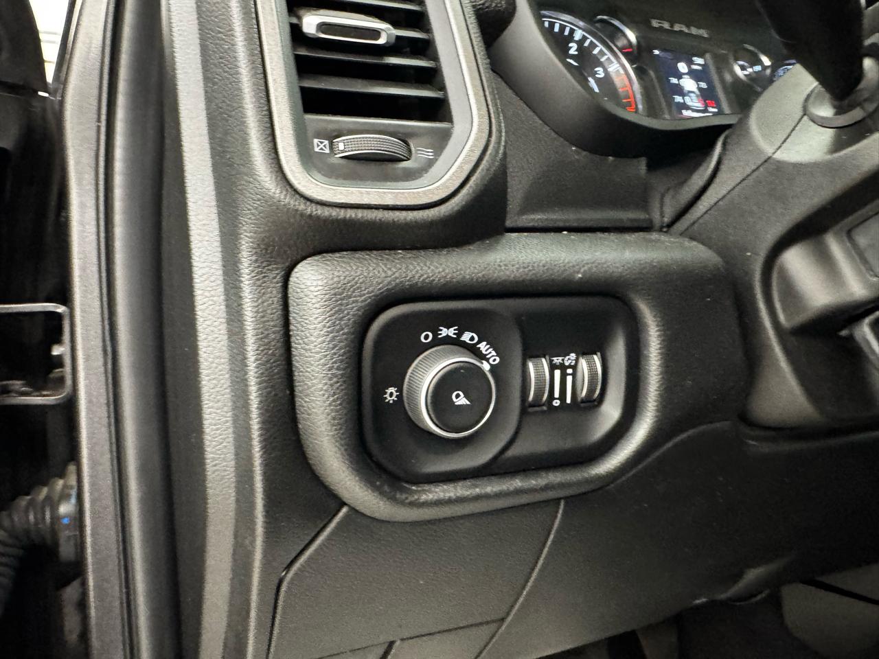 RAM 2500 Tradesman 4x4 Crew Cab 6'4" Box 2019