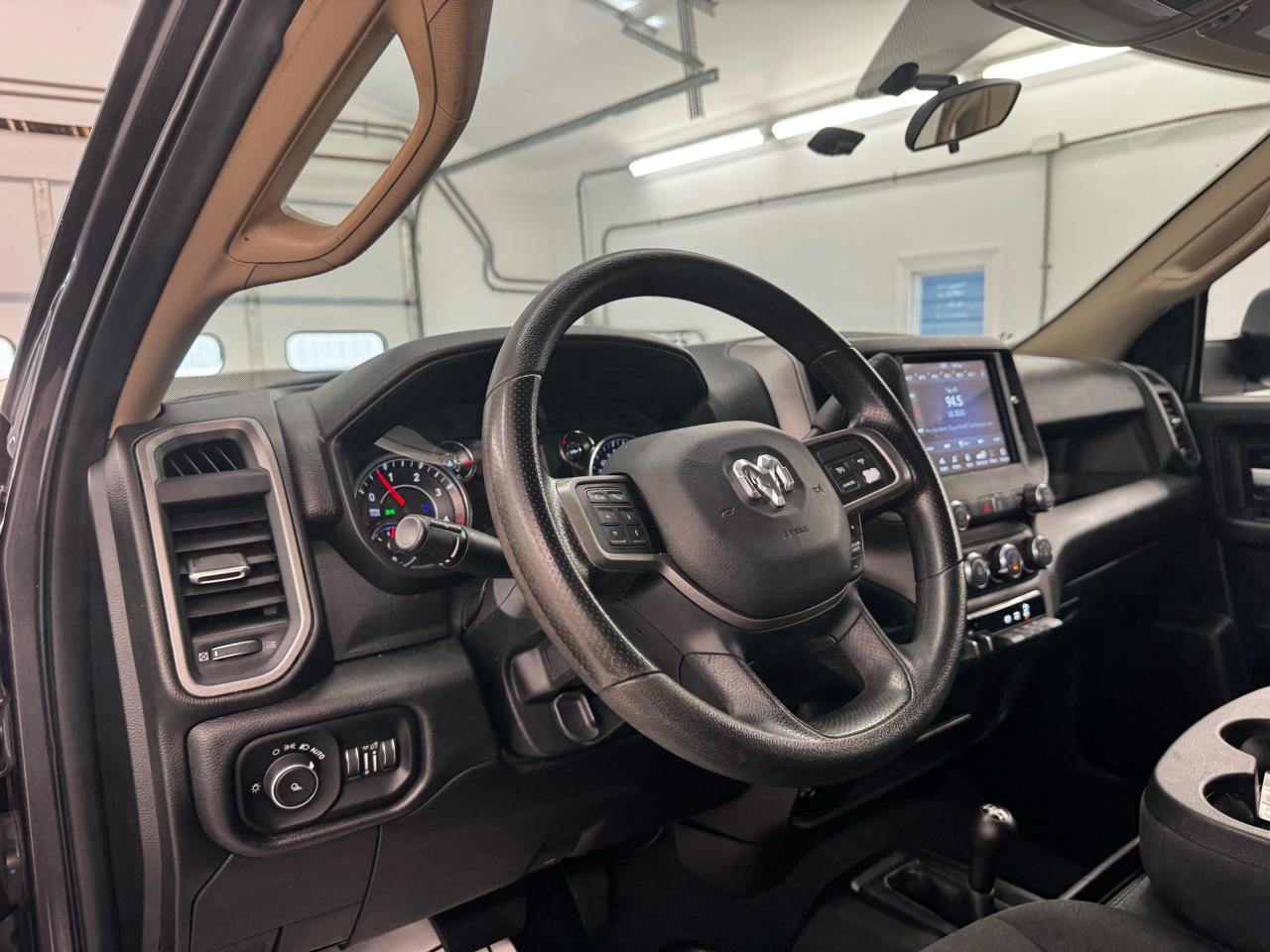 RAM 2500 Tradesman 4x4 Crew Cab 6'4" Box 2019