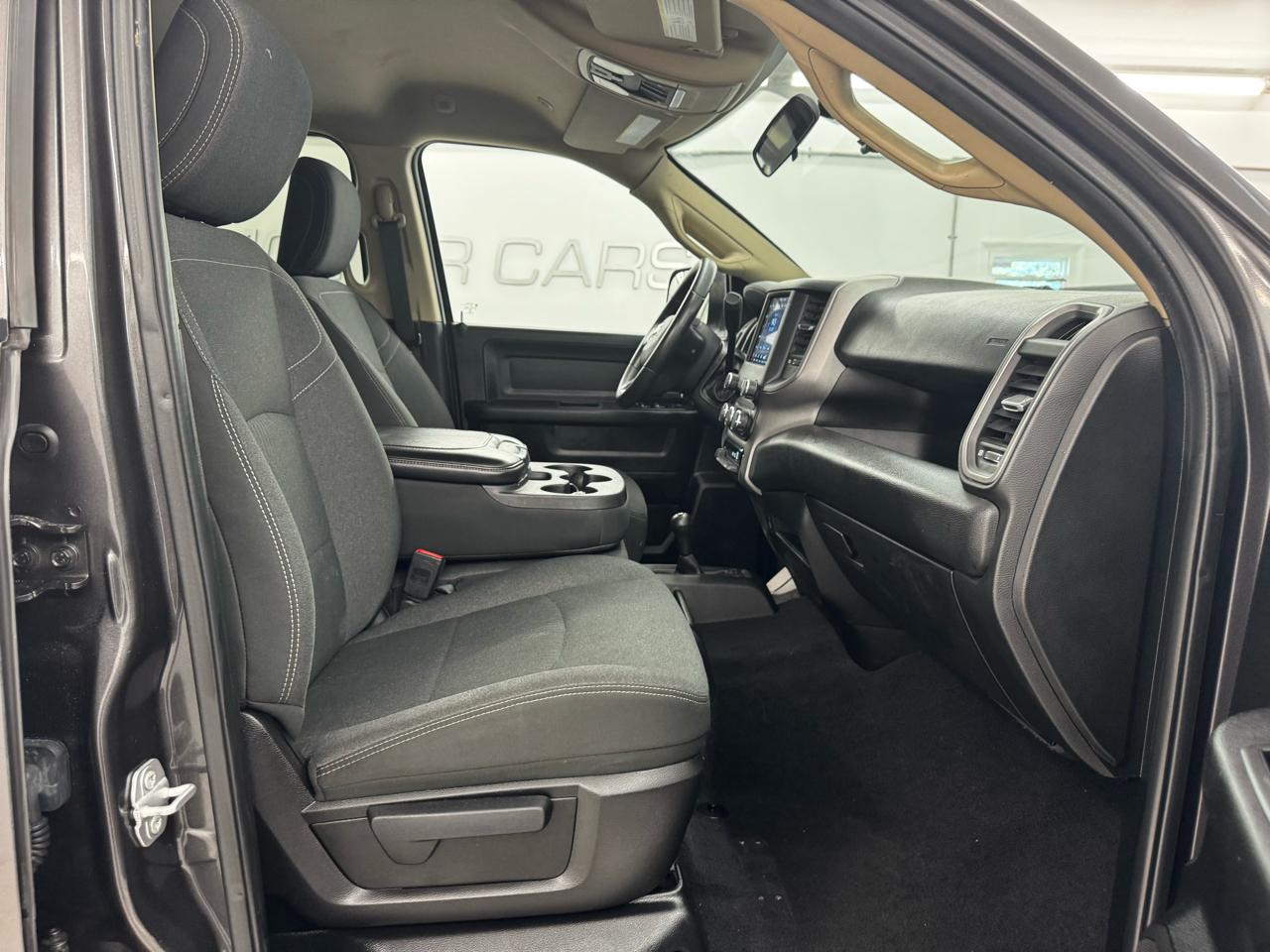 RAM 2500 Tradesman 4x4 Crew Cab 6'4" Box 2019