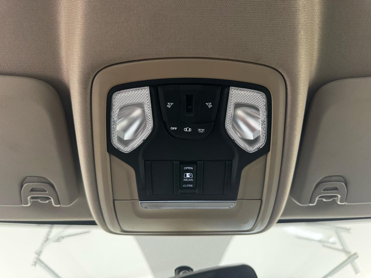 RAM 2500 Tradesman 4x4 Crew Cab 6'4" Box 2019