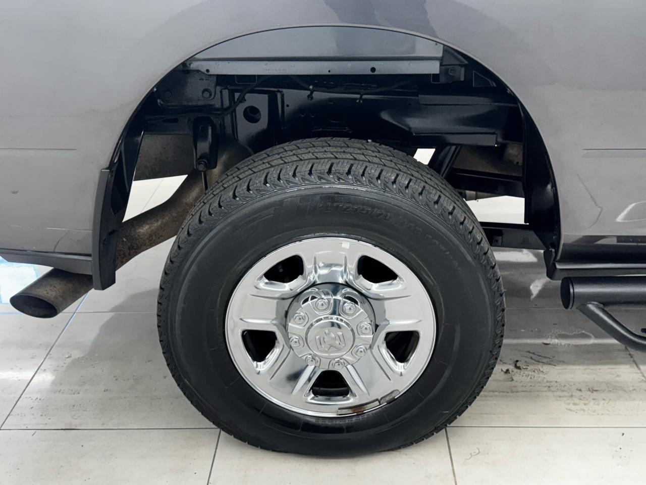 RAM 2500 Tradesman 4x4 Crew Cab 6'4" Box 2019