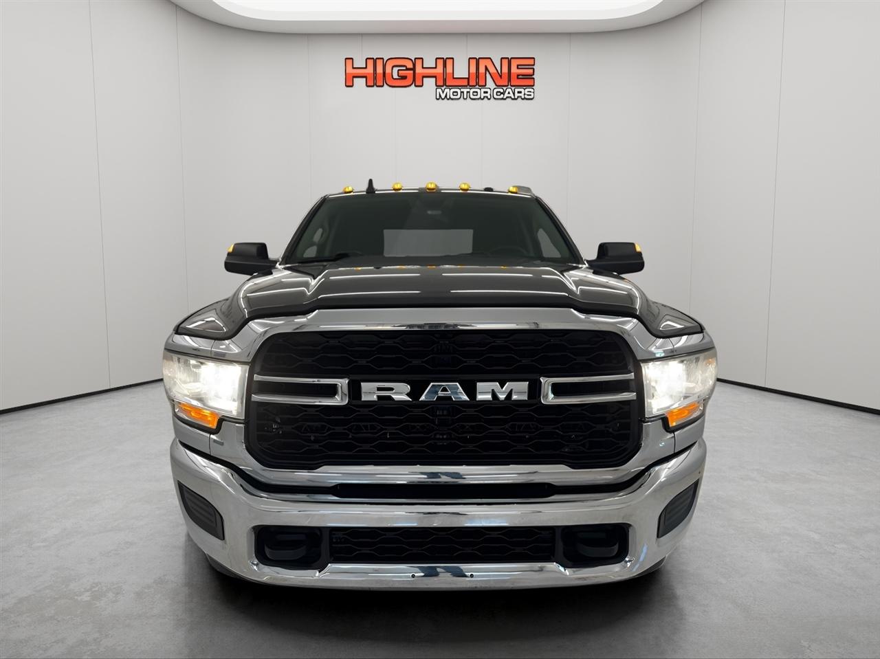 RAM 2500 Tradesman 4x4 Crew Cab 6'4" Box 2019
