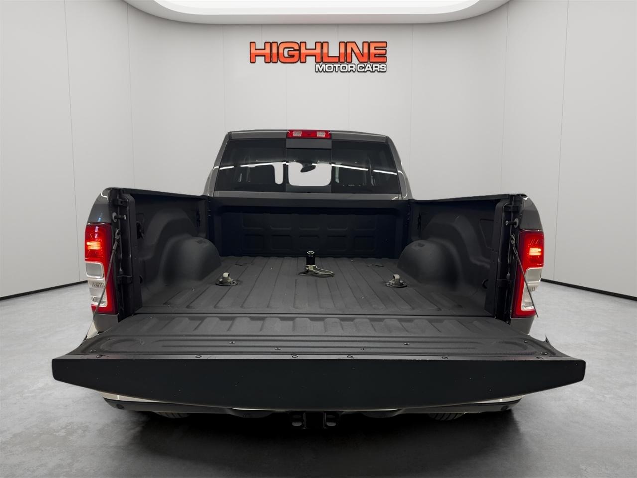 RAM 2500 Tradesman 4x4 Crew Cab 6'4" Box 2019