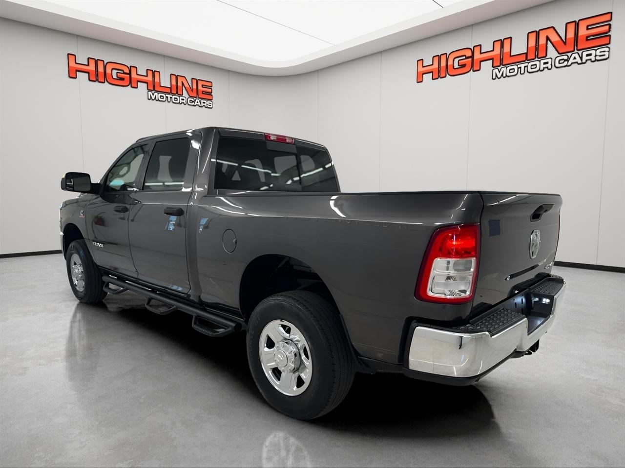 RAM 2500 Tradesman 4x4 Crew Cab 6'4" Box 2019